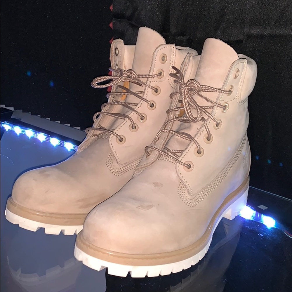 Men’s 6 inch Timberland’s - Picture 2 of 4
